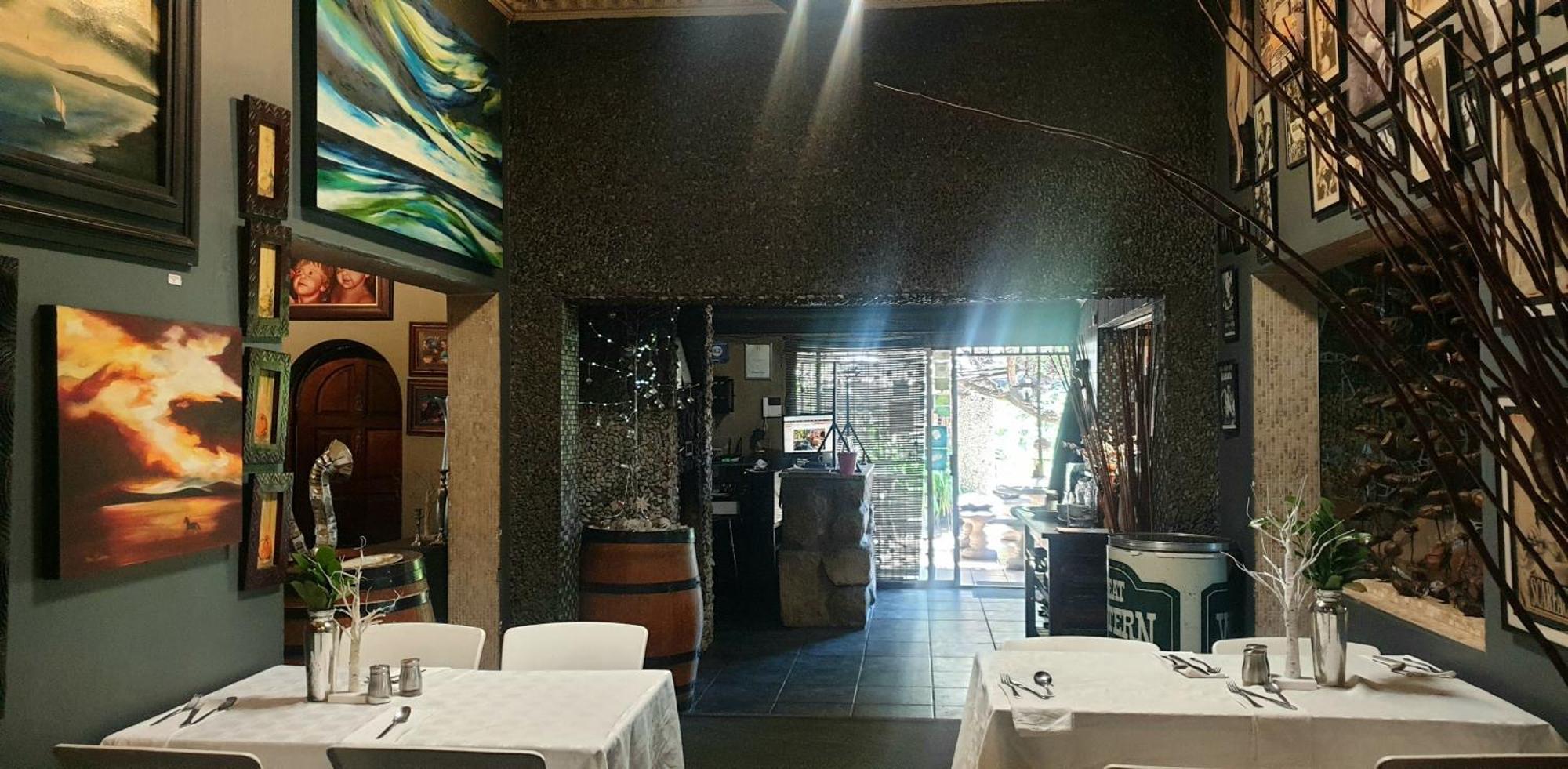 44 On Ennis Guest Lodge And Restaurant - No Load Sheddding 에르멜로 외부 사진