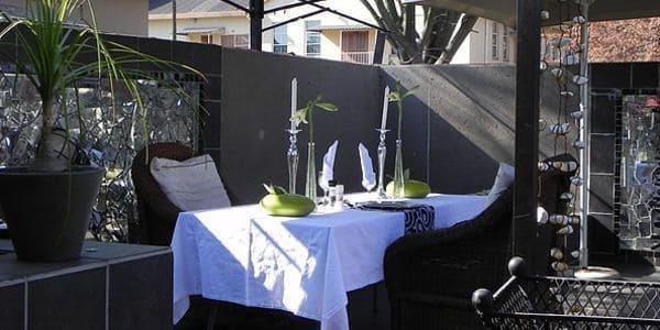 44 On Ennis Guest Lodge And Restaurant - No Load Sheddding 에르멜로 외부 사진